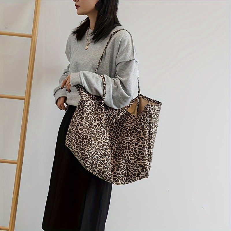 

Large Capacity Retro Leopard Print Fashion Shoulder Bag For Daily Commuting, Shopping, Vacation, Travel, School, And Outings.