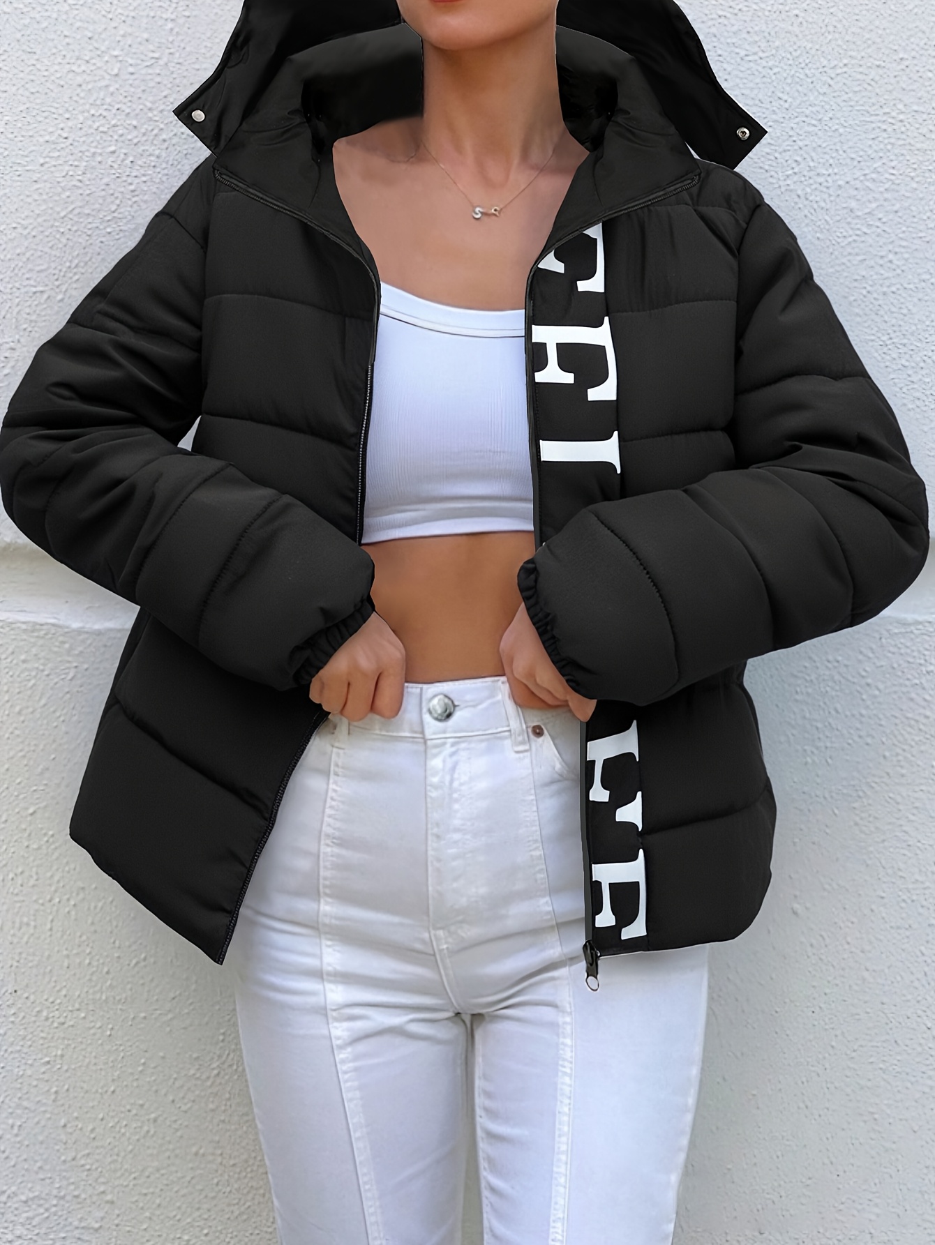 Casual Damesjas met Capuchon en Opvallende Letterprint