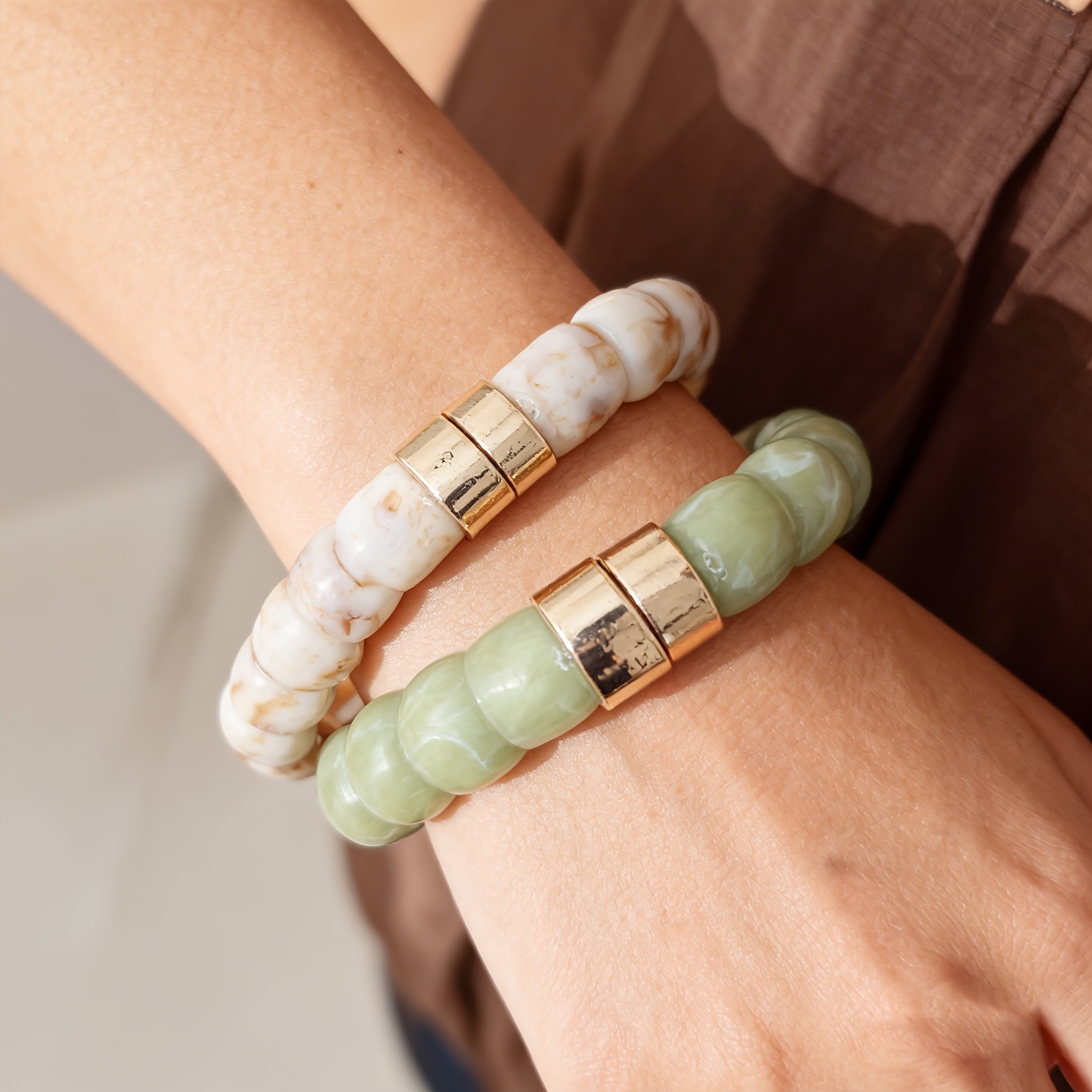 Twisted Bangle Bracelet with Elegant Light Luxury Design
