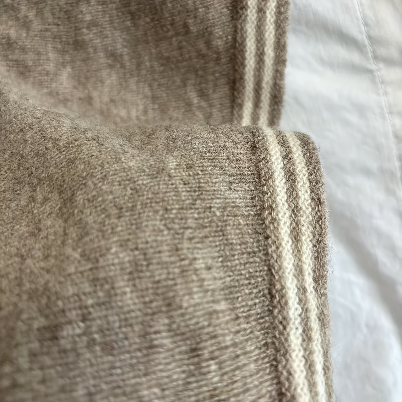 Ultra-Soft Cashmere Scarf: A Two-In-One Versatile Triangular Shawl And Neck Gaiter for Warmth And Comfort