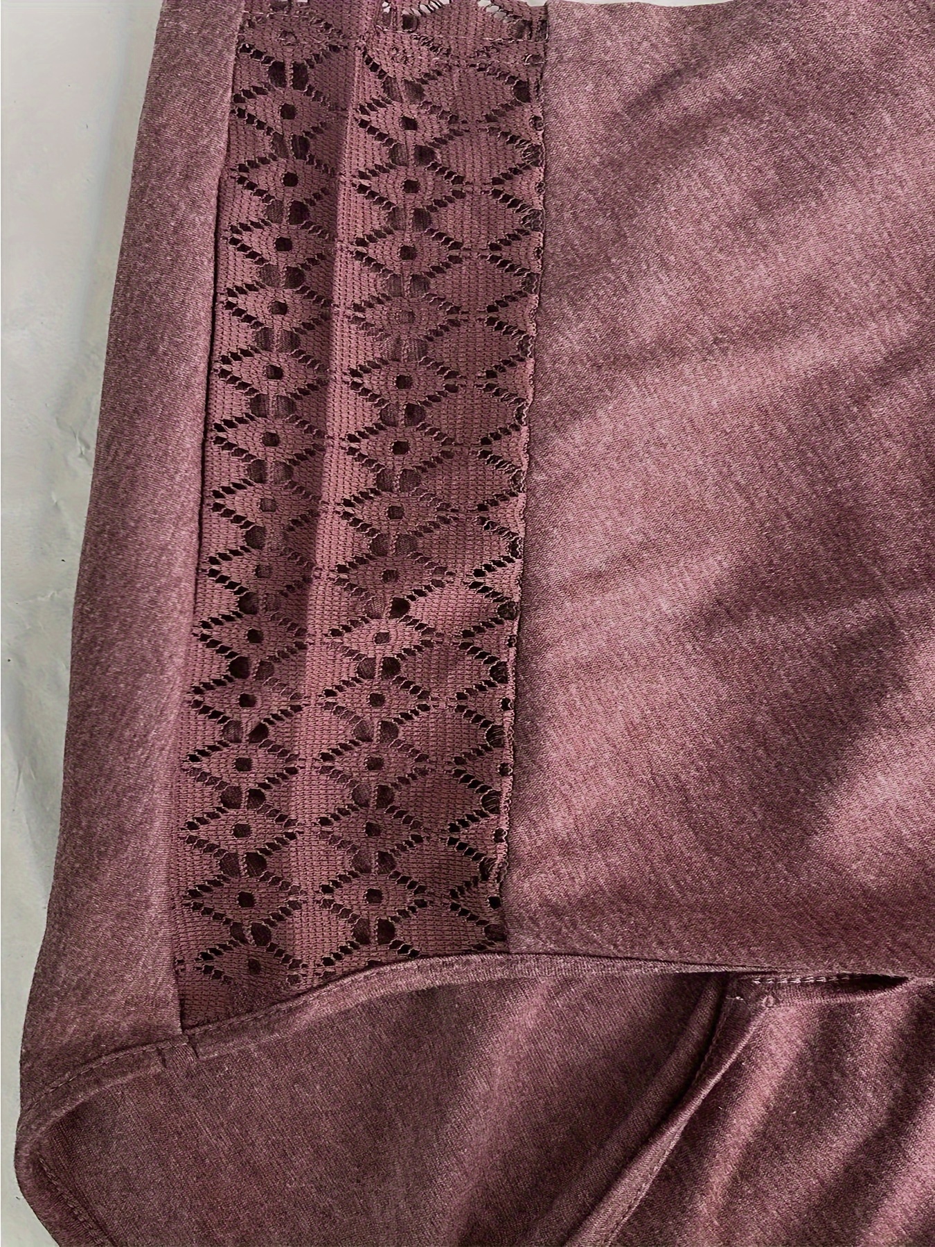 Women'S Plus Size 2024 Summer Fashion V-Neck T-Shirt - Pink with Lace Detail, Short Sleeve, Lightweight & Stretchy Fabric, Casual Wear, Casual Wear Tee | Lace Trim Top | Comfortable Fit, Plus Size Shirts