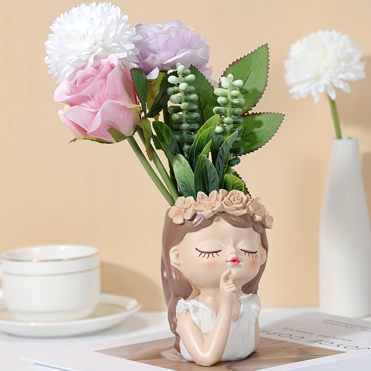 

1pc Creative Fairy Vase, Resin & Garden Decor, Ideal For Gifting, With No Feathers, Non-electric For Home & Garden Decor