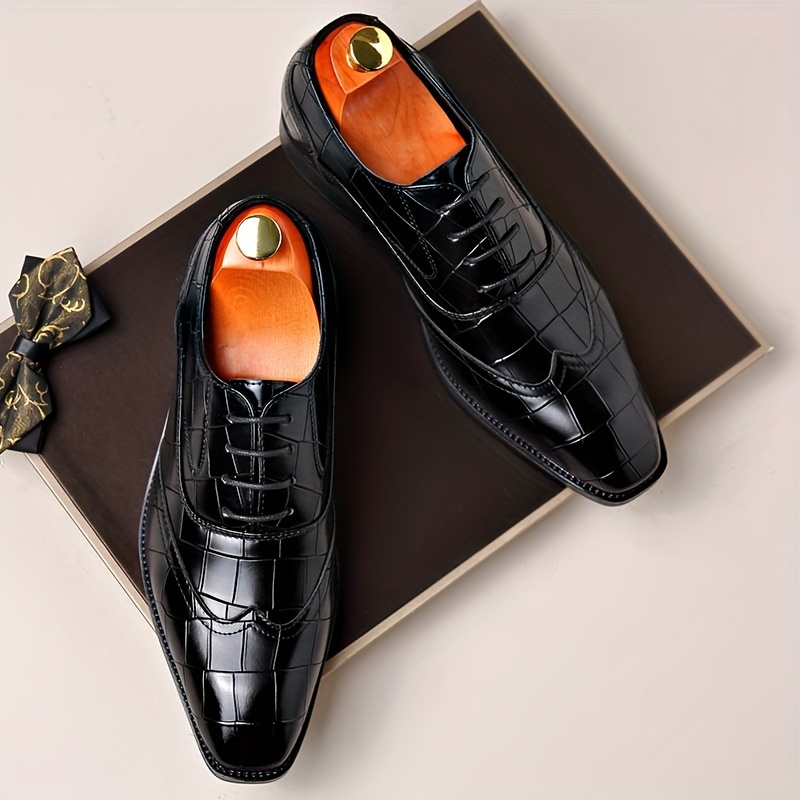 3332 Chaussures de ville formelles pour hommes, brillantes, chaussures de mariage tendance pour marié, chaussures de costume uniformes pour hommes, à la mode et tendance