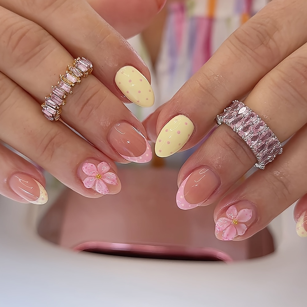 TEMU 24 stuks medium amandelvormige druk-op nagels, doorschijnende nude basis met crèmige gele roze stippen Franse nepnagels, handgeschilderde