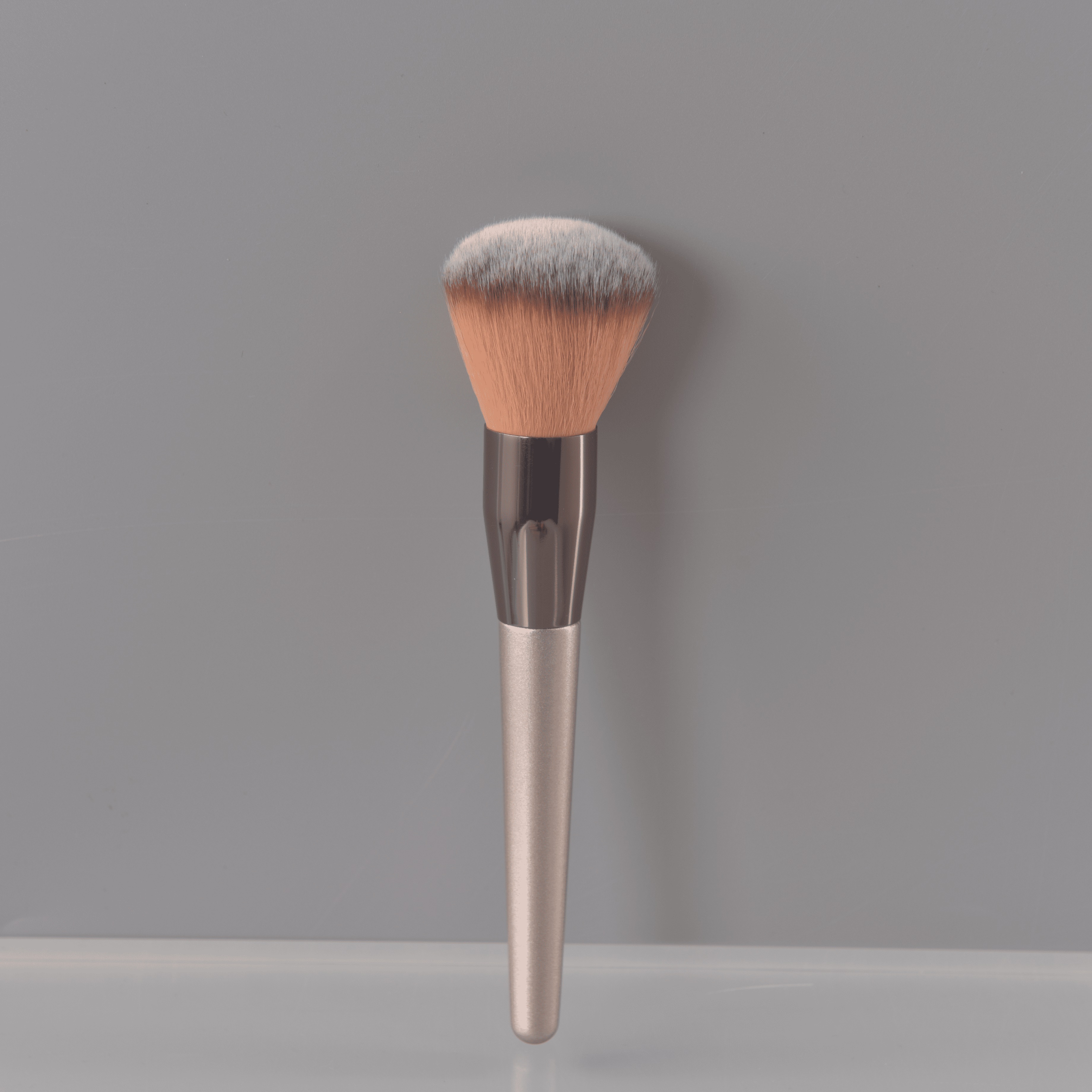 

1pc Champagne Color Makeup Brush For Loose Powder, Blush, Concealer, Eye Shadow, Highlighting, Multifunctional