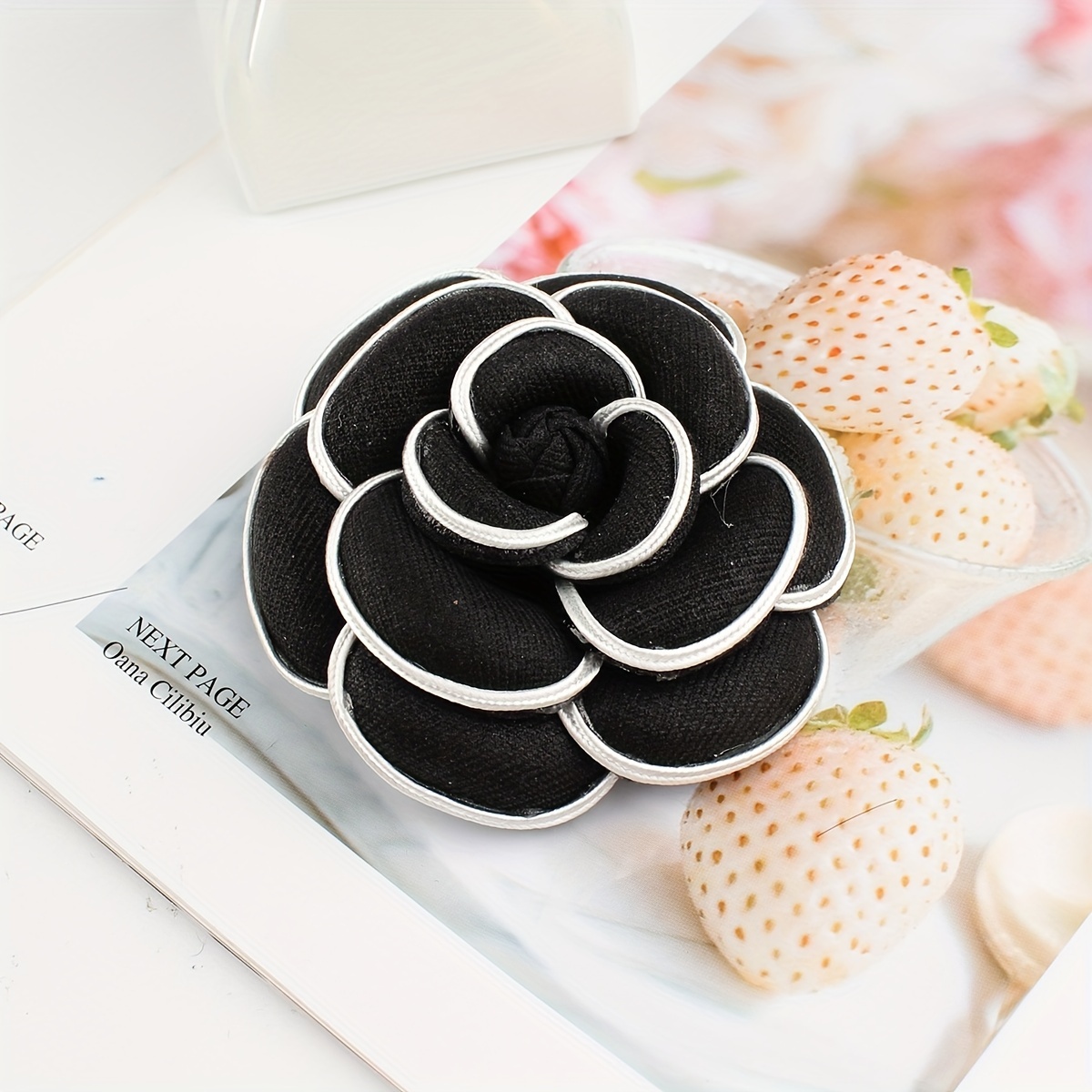 

Black Floral Brooch Pin - Simple Style Synthetic Fiber Rope Flower Brooch For Daily Wear, Versatile Fashion Accessory For All Seasons, No Mosaic Or Plating