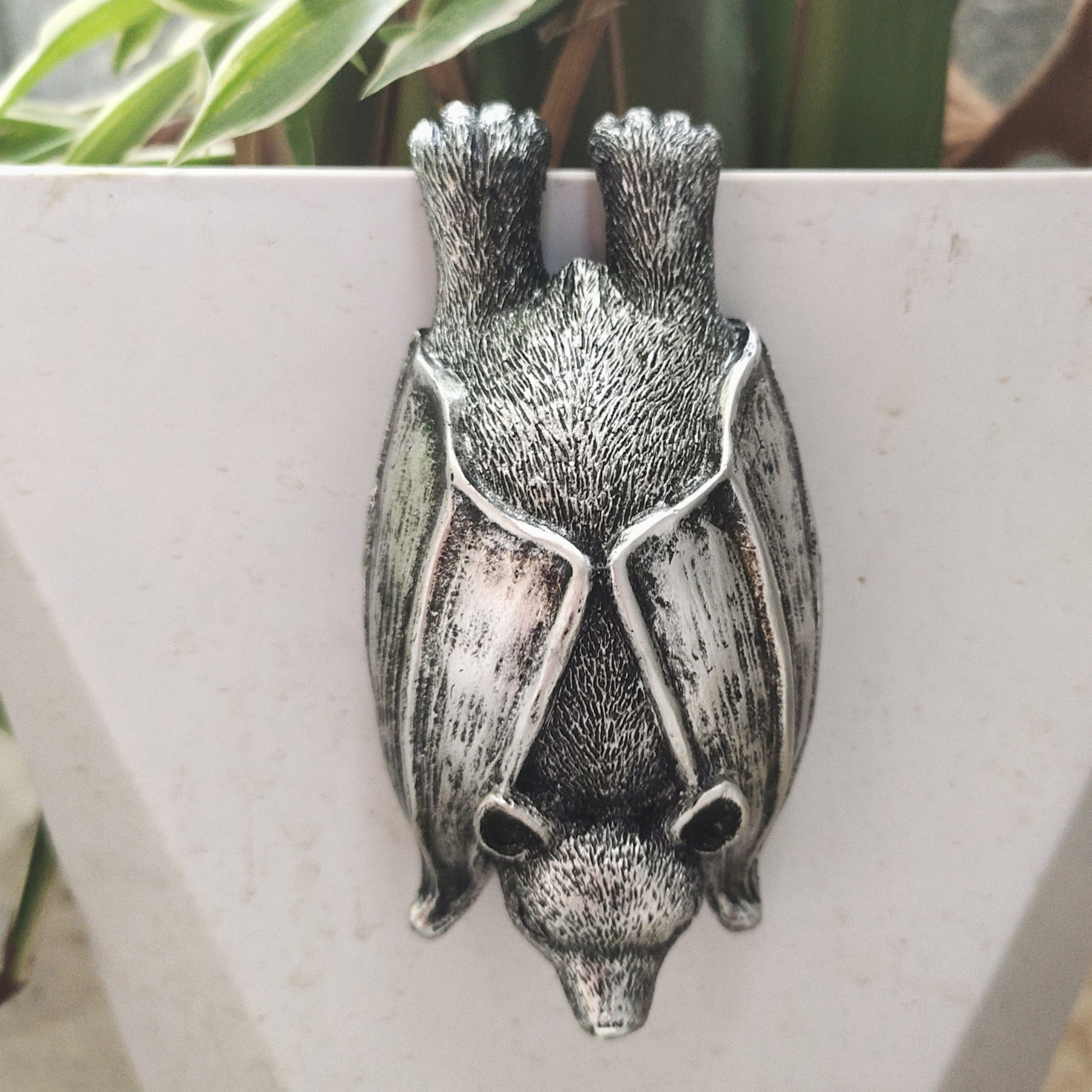 Image of 1pc Halloween Bat Vampire Resin Hanging Decor - Flower Pots, Walls & Doors | Outdoor Garden Accent, Plant Pot Hanging, Style, Potted Plant Decor