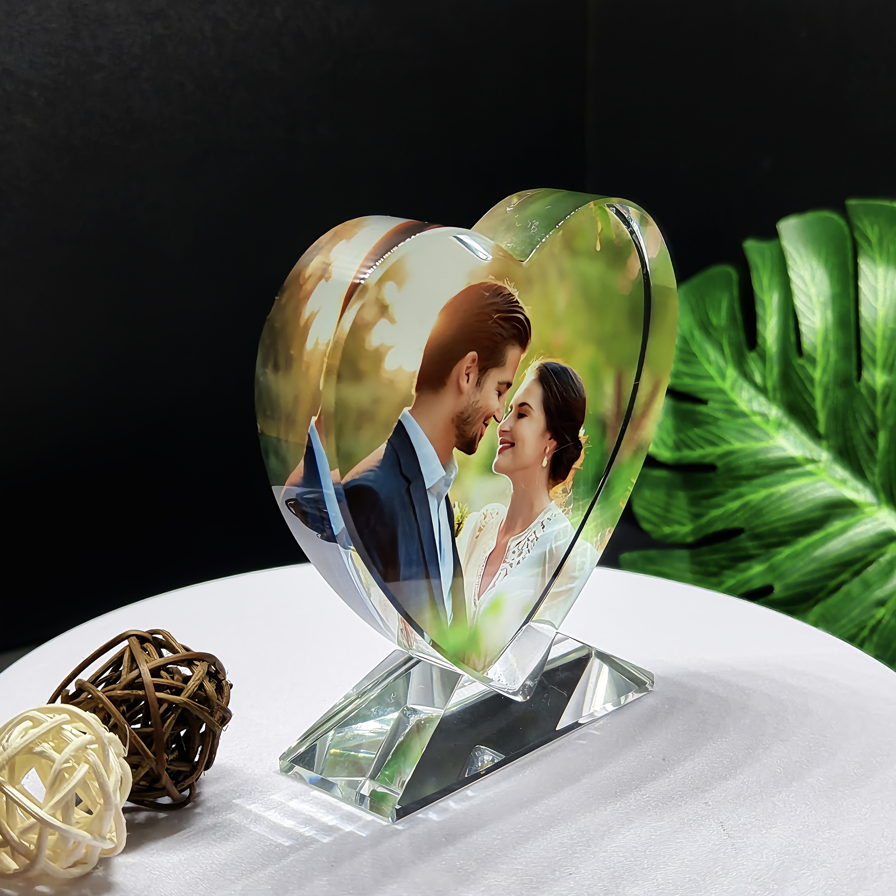 E-shop 1 Stück personalisiertes Foto DIY Kristallglas Herzförmiges Design mit Basis, geeignet für Büro, Schlafzimmer und Wohnzimmer, , Desktop-Plakette