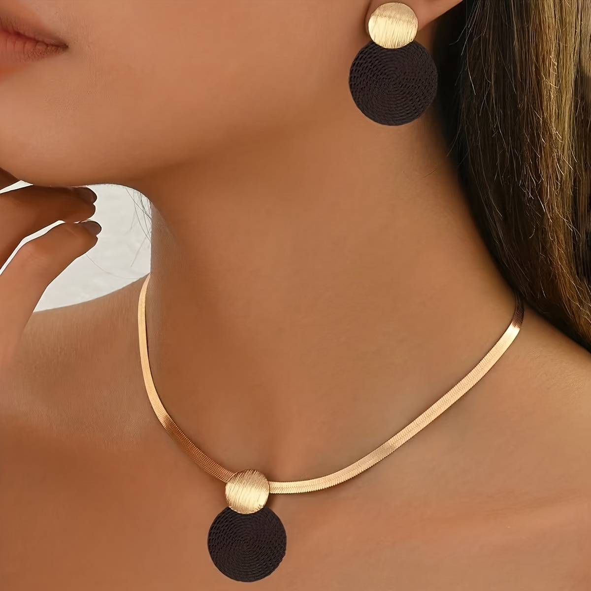 TEMU 2pcs Set New Women's Jewelry Set Elegant Necklace + Earrings -block Necklace Flat Snake Chain Geometric Spiral Round Pendant Design Collarbone