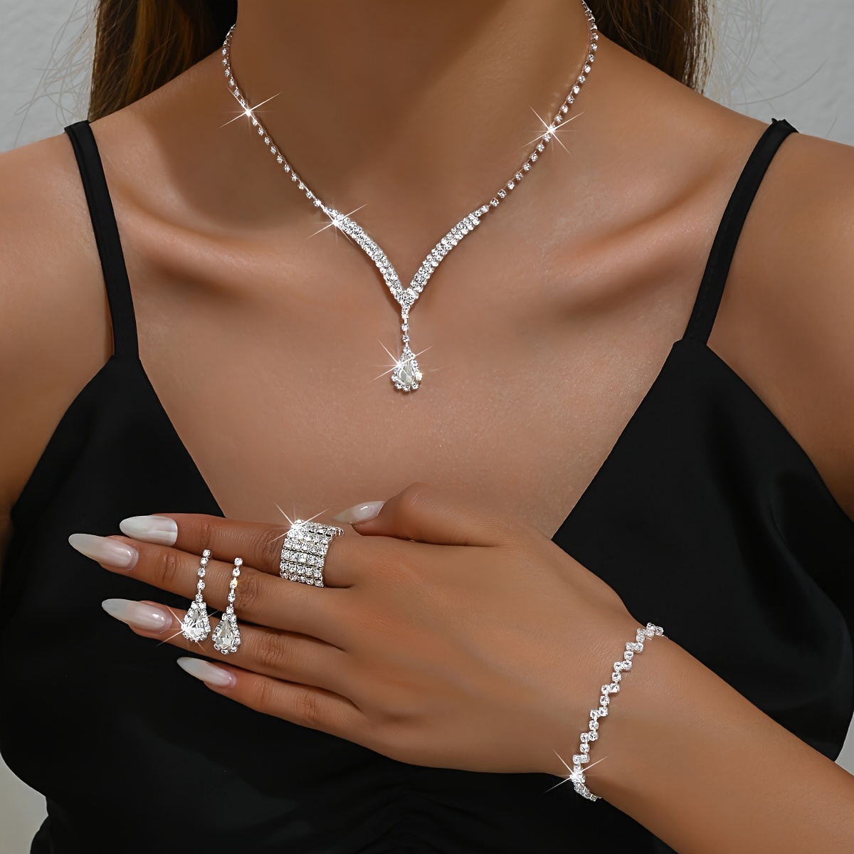 TEMU Conjunto de lujo de piezas: collar, aretes, pulsera y anillo, elegante y sexy con incrustaciones de cobre y diamantes de , ideal para fiestas de