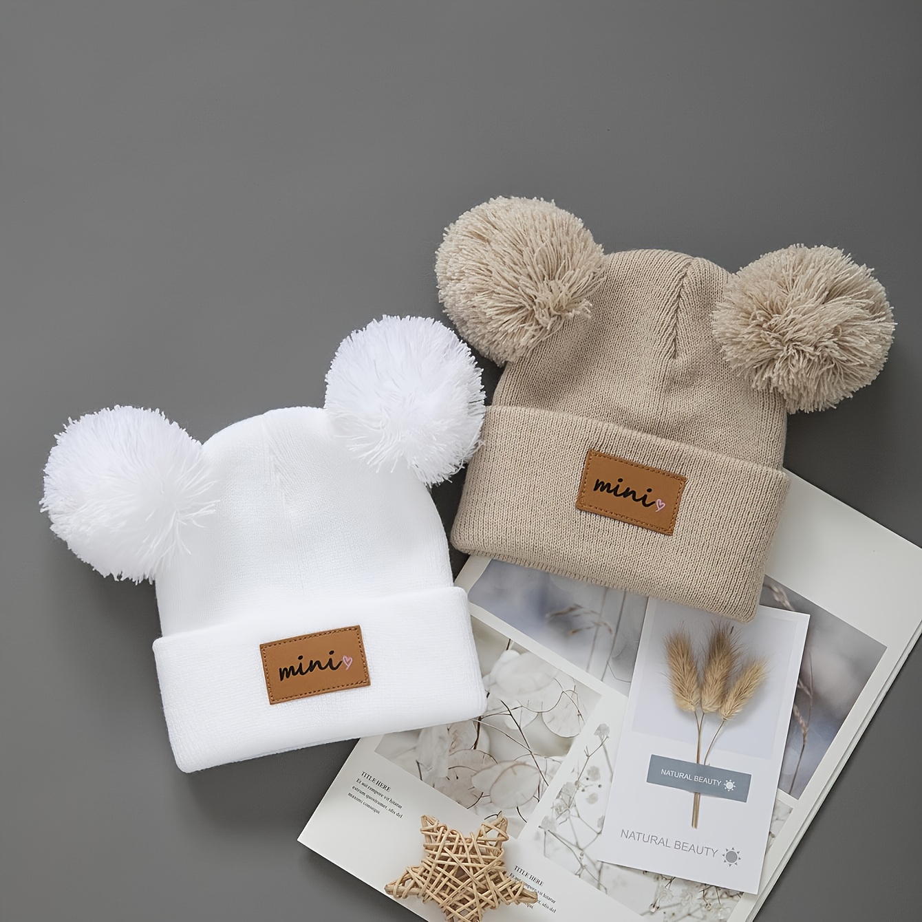 E-shop 2 Stück Herz MINI Logo Hut 2er Set, POMPOM Niedliche Mützen für Geburtstagsgeschenk Doppellagig Warm Verdickt Unisex Tägliches Casual Reise