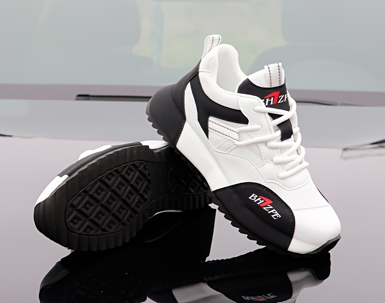 Tenis para correr para hombre con malla transpirable, ligeros y cómodos, suela de PVC antideslizante, diseño en azul marino y blanco, cierre de agujetas, ideales para uso casual y deportivo, zapatos para correr en verano, tenis modernos, suela de PVC duradera