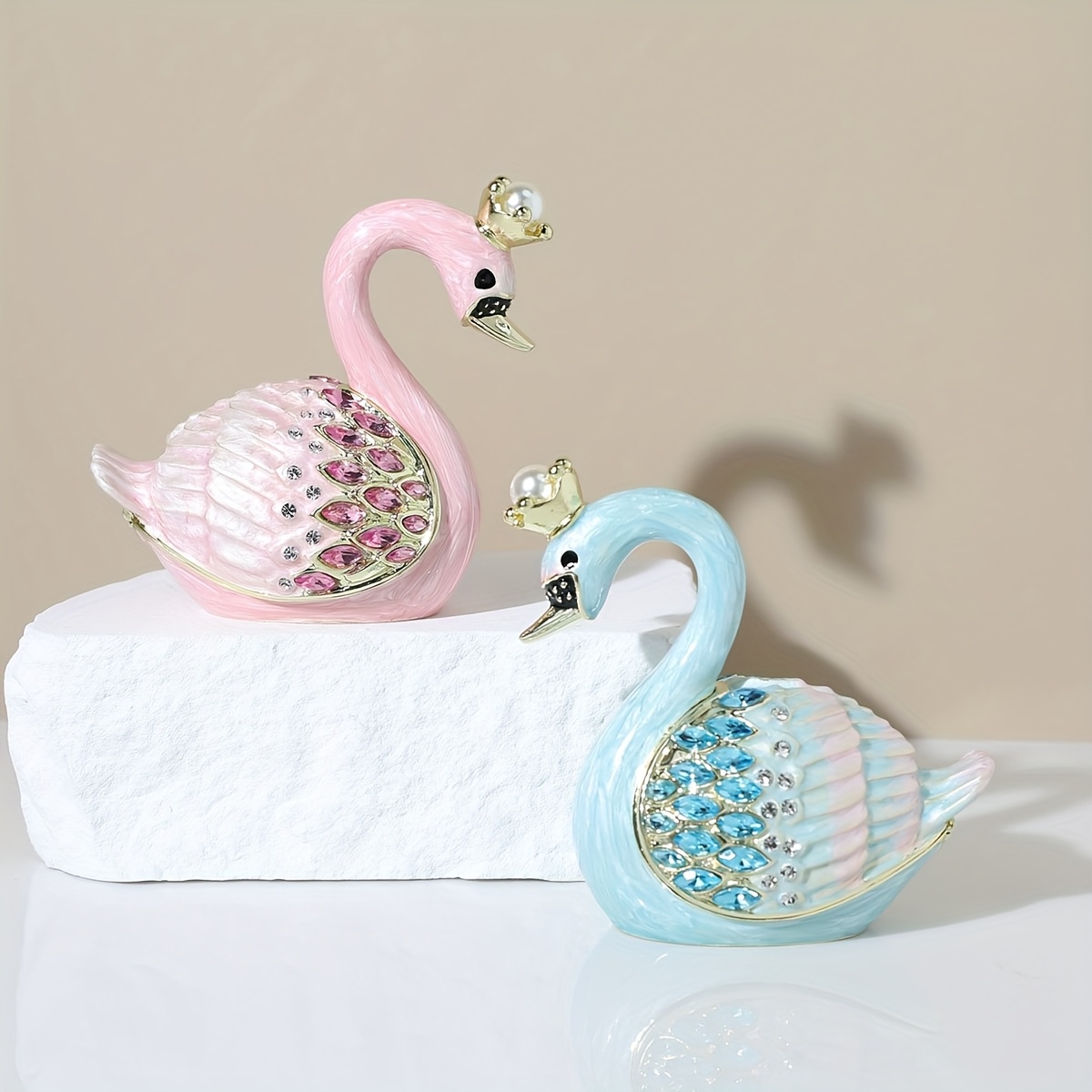vintage swan jewelry box magnetic closure - Temu