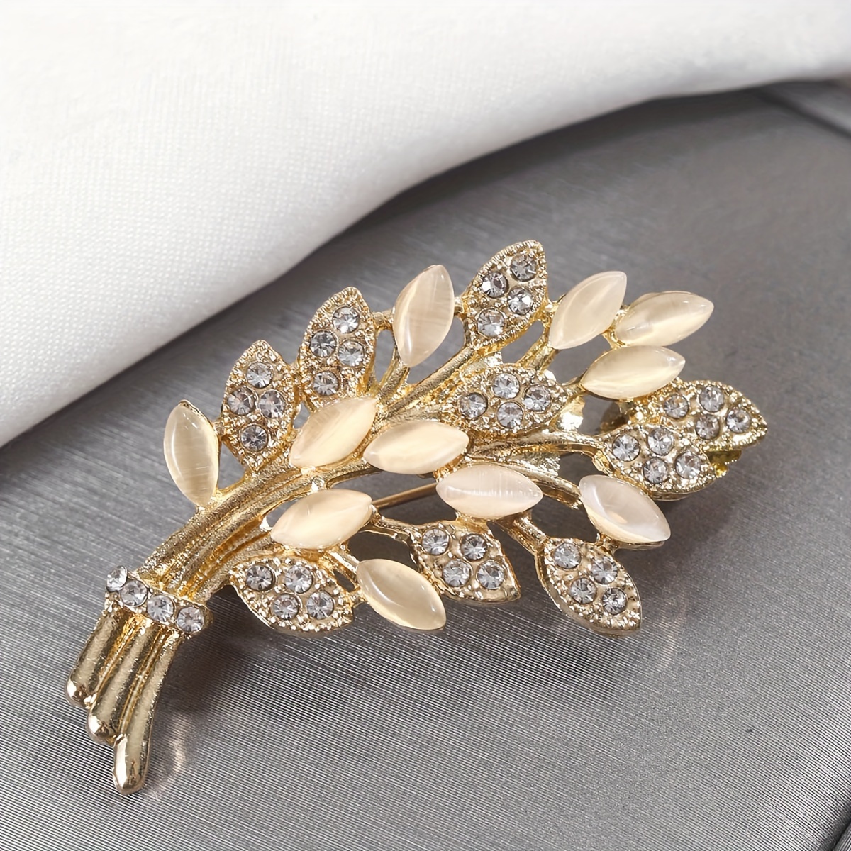 TEMU Broche de de con un lujoso diseño de flor de pecho antirreflejo, adecuado para , regalos de y fiestas, regalo de Navidad