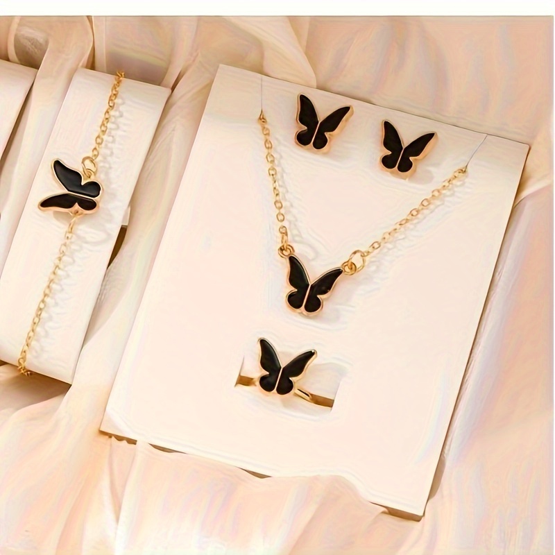 

Temperament Personality Necklace Bracelet 4 Set