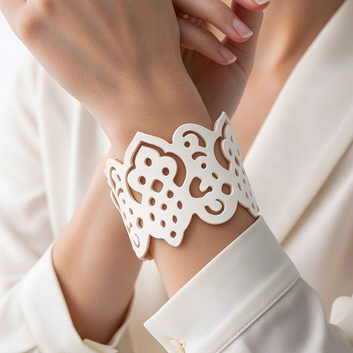 Hollow-Out Floral Carved Double-Layer Wrist Accessory, Elegant