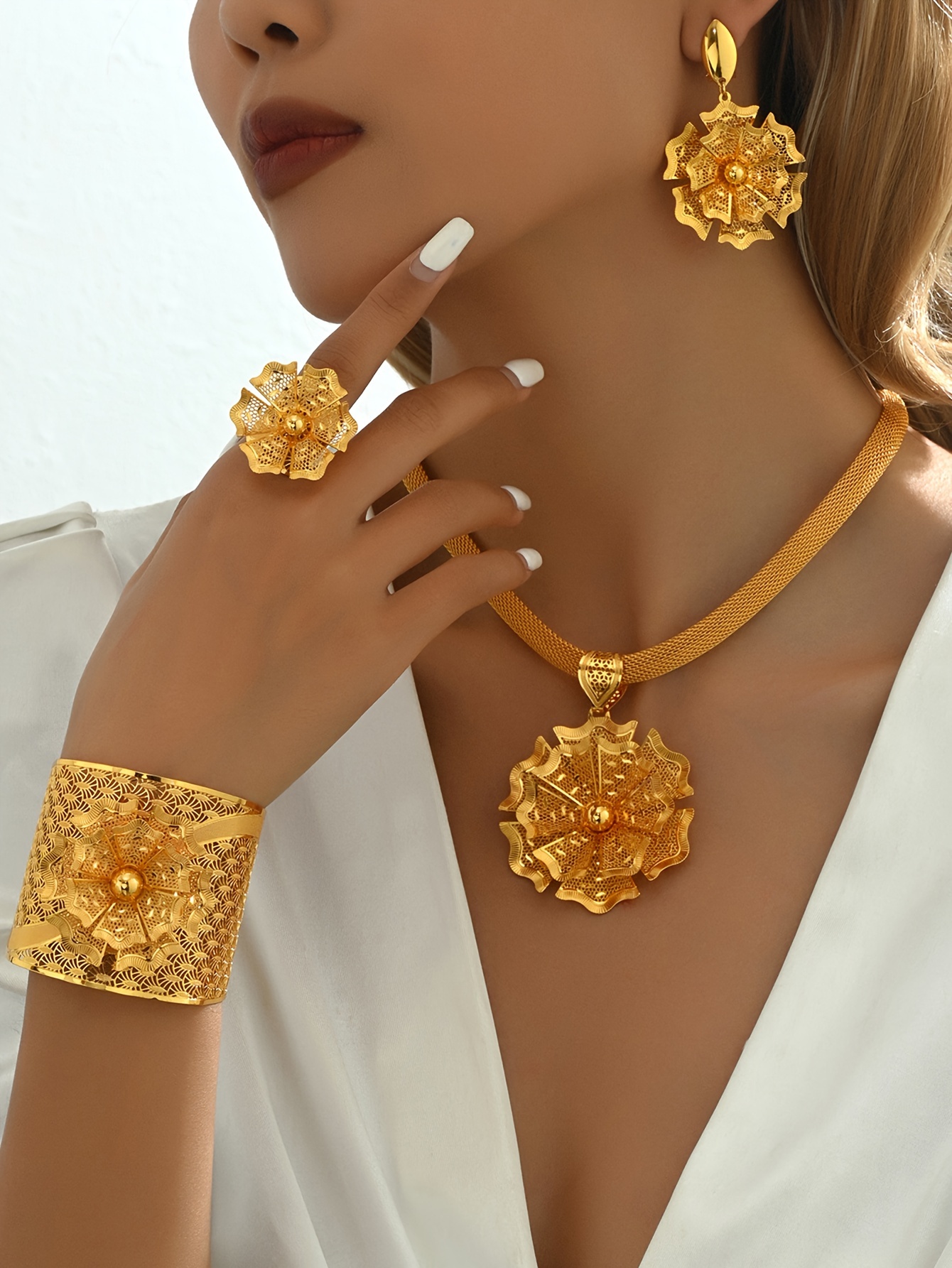 five piece   wedding accessories set with exquisite flowers bracelets rings earrings pendants and necklaces in exaggerated ethnic style golden jewelry set for banquet and vacation wear details 1