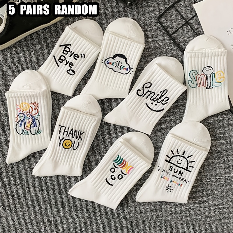 E-shop 5-Paar Zufallssortiment/8-Paar Herren Wadenhohe Socken mit kreativen stilvollen Graffiti-Buchstaben-Designs im Cartoon-Stil, die einen modischen