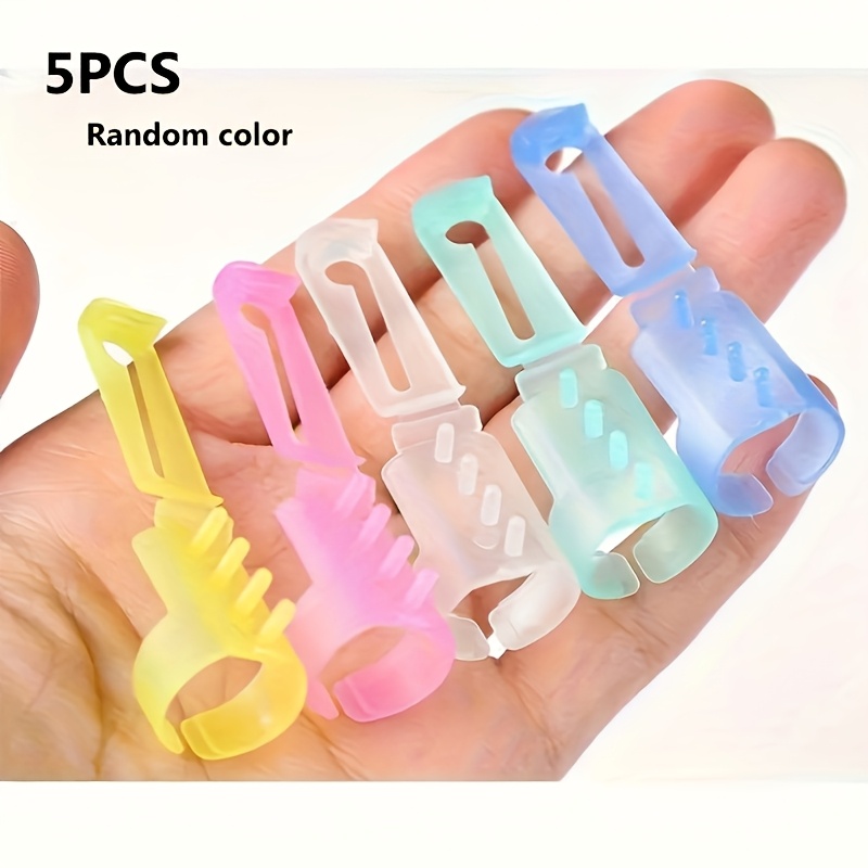5pcs Random Colors Crochet Hook Set With Finger Protectors - Heavy-duty Plastic Hooks For Beginners, -one Crochet Kit With Thumb And Finger Guards, Ideal For Knitting, Amigurumi, Blankets