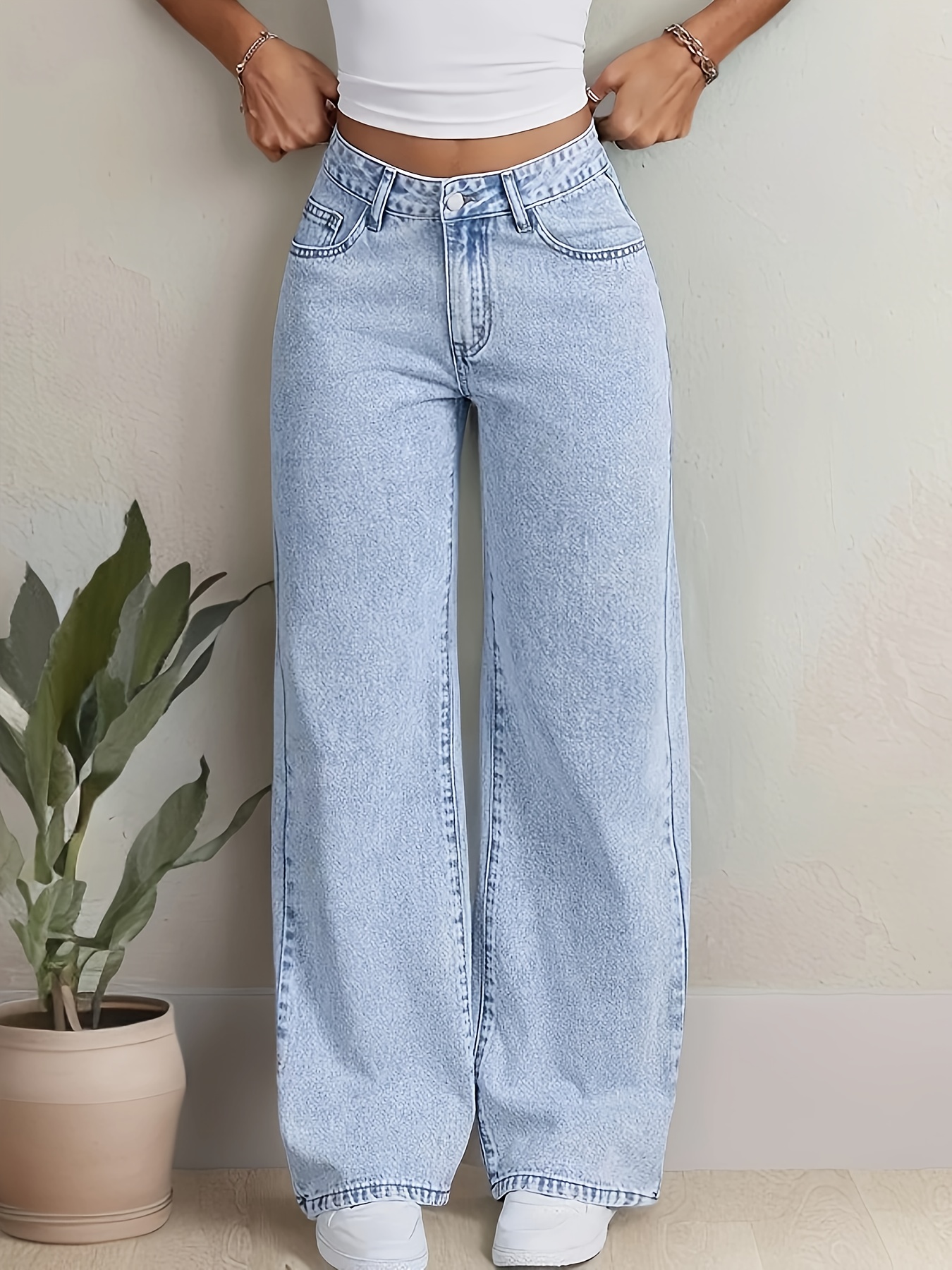 Women's High-Waisted Wide-Leg Embroidered Denim Jeans - Light Blue Casual Flare Pants with Butterfly Design, Stretch Fabric, Comfort Fit for All Seasons, Ladies Jeans