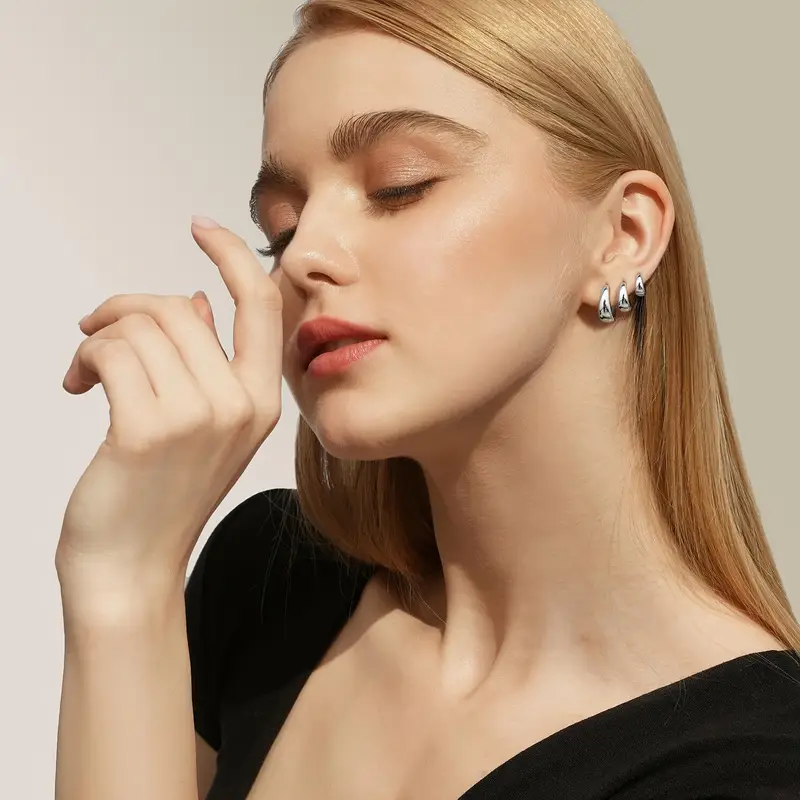 3 pairs of womens hoop earrings fashionable and small lightweight thick hoop earring set exquisite non fading waterproof earrings for women stacked for multiple piercings Product details 1