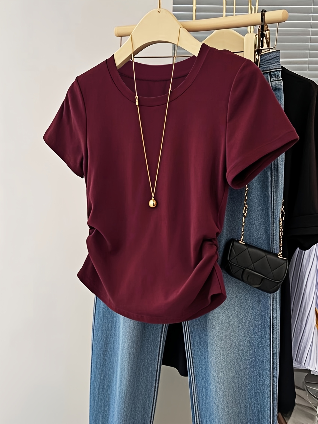 Women's Elegant Ruffled Short Sleeve T-Shirt - Round Neck Casual Top, Solid Color, Machine Washable, All-Season Comfort Fit, Ladies T Shirts, Versatile Clothing, Simple Fashion, Texture