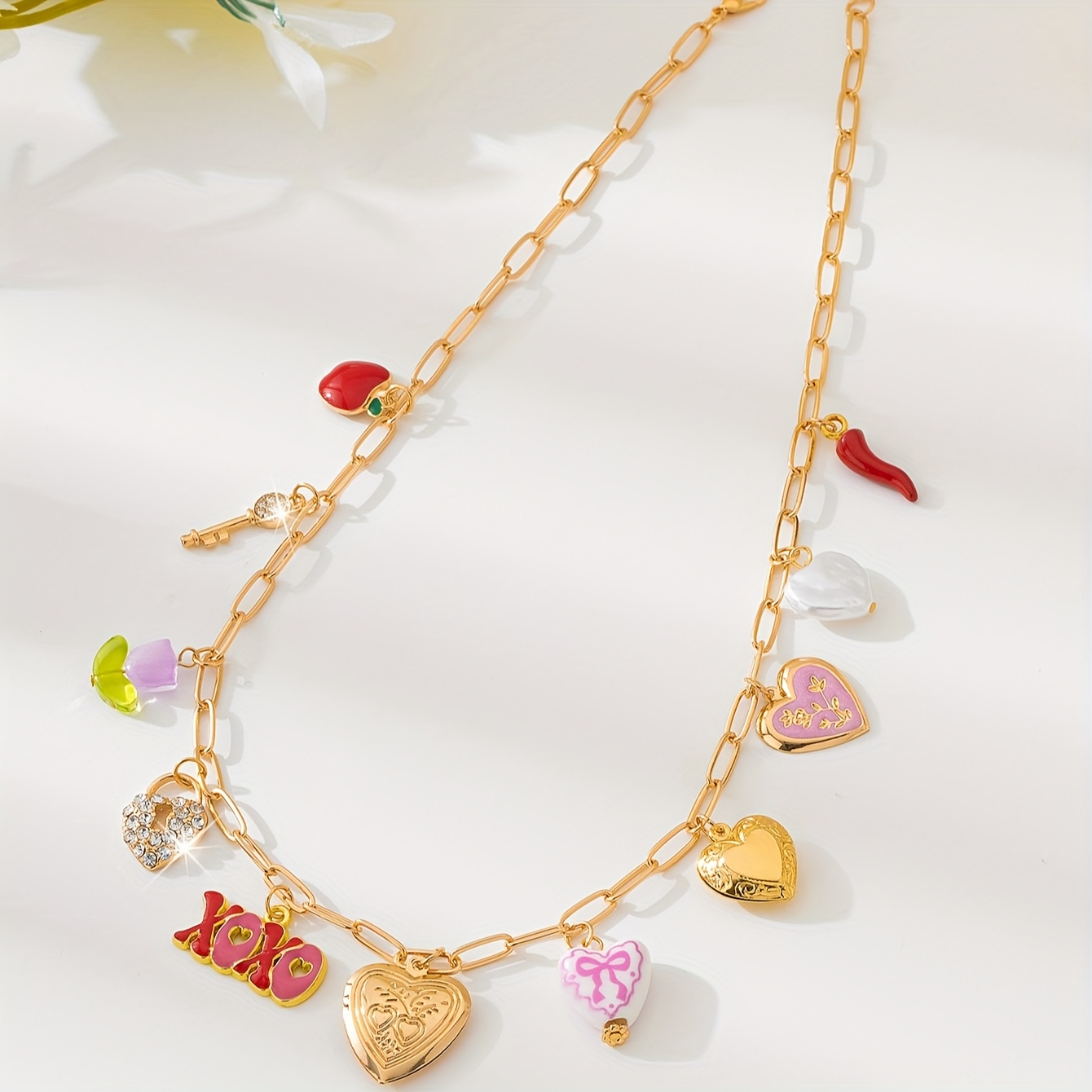A Stylish And Cute Funky Jewelry Heart-shaped Enamel Chili Pendant Necklace, Perfect For Women As A Gift For Parties, Daily Wear, Or Vacations