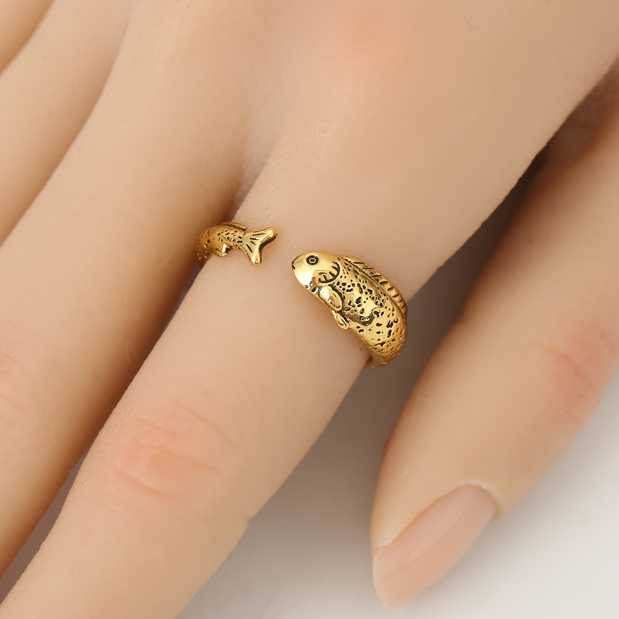 TEMU 1pc, European And - Alloy - Exquisite Small Fish Unisex Fashion Personality Ring. Suitable For Holiday Parties, Dances, Christmas, Thanksgiving,
