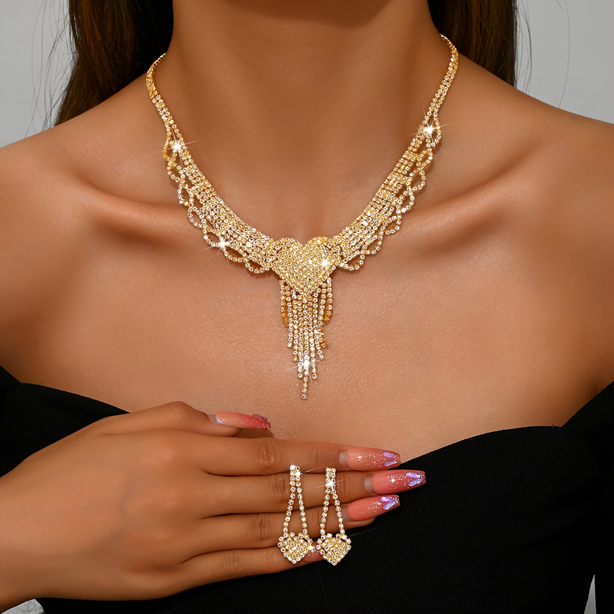 TEMU Un ensemble de bijoux de mariage élégant comprenant un collier et une paire de boucles d'oreilles, fabriqué en cuivre et de strass étincelants,