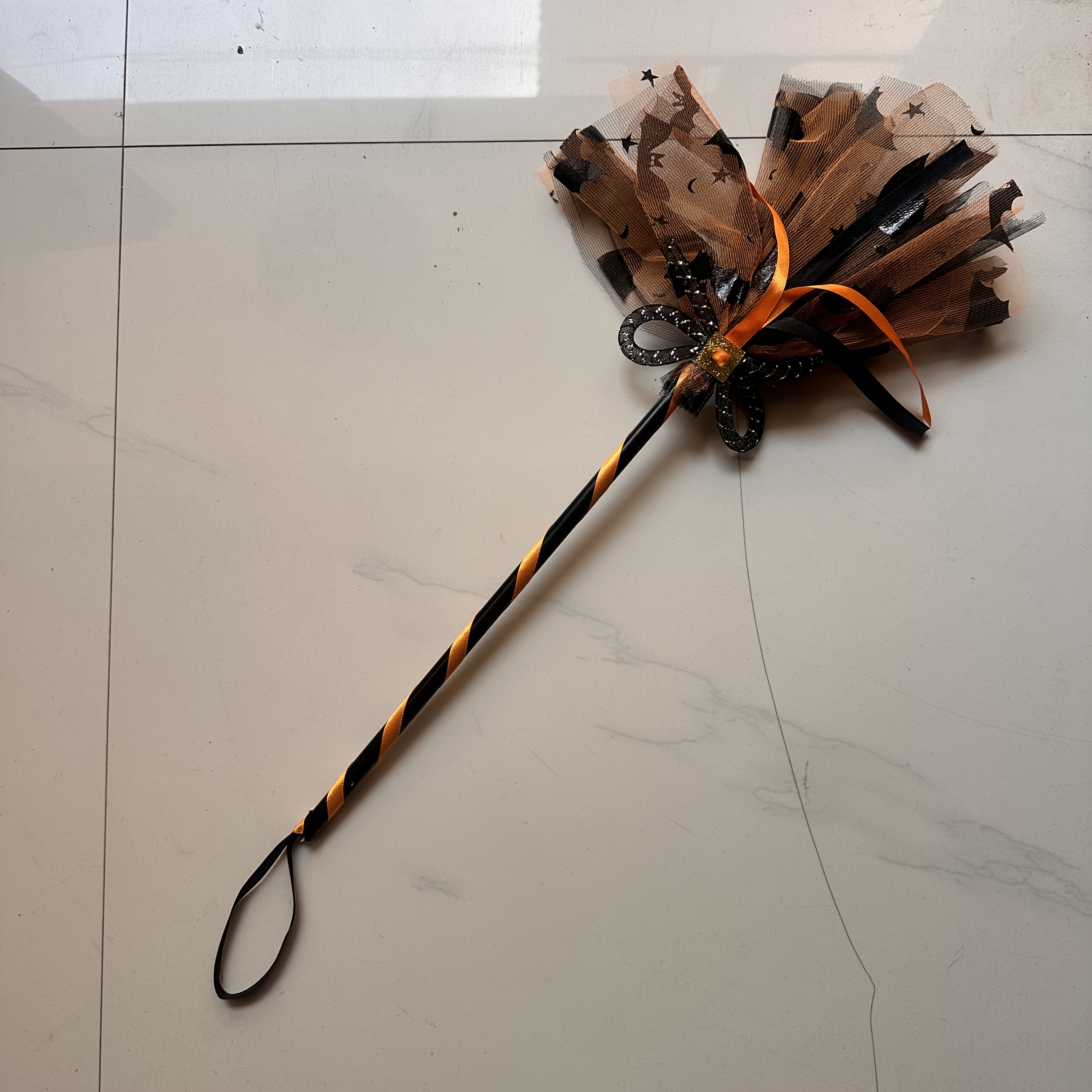 TEMU 1pc de Carnaval Bruja Maquillaje Varita Mágica Disfraz Escoba Decoración de de Mujeres, para Halloween