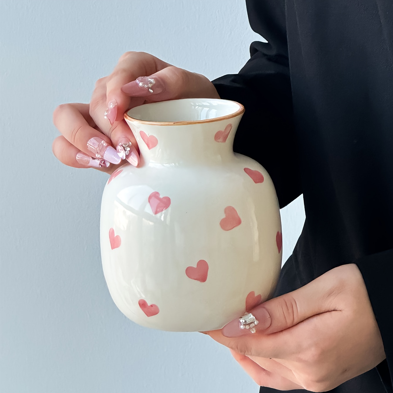E-shop Einfache, moderne INS-Stil handbemalte Keramikvase, Valentinstags-Geschenkidee zum Ausdruck von Liebe, Trocken- und frische Blumen für alle