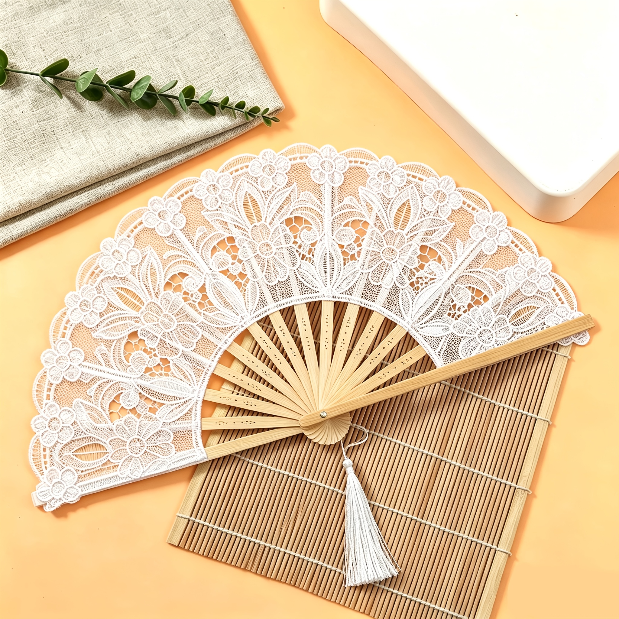 Single-piece Lace-embroidered Fan With Vintage Pattern, European Style, Suitable For Holiday Gift-