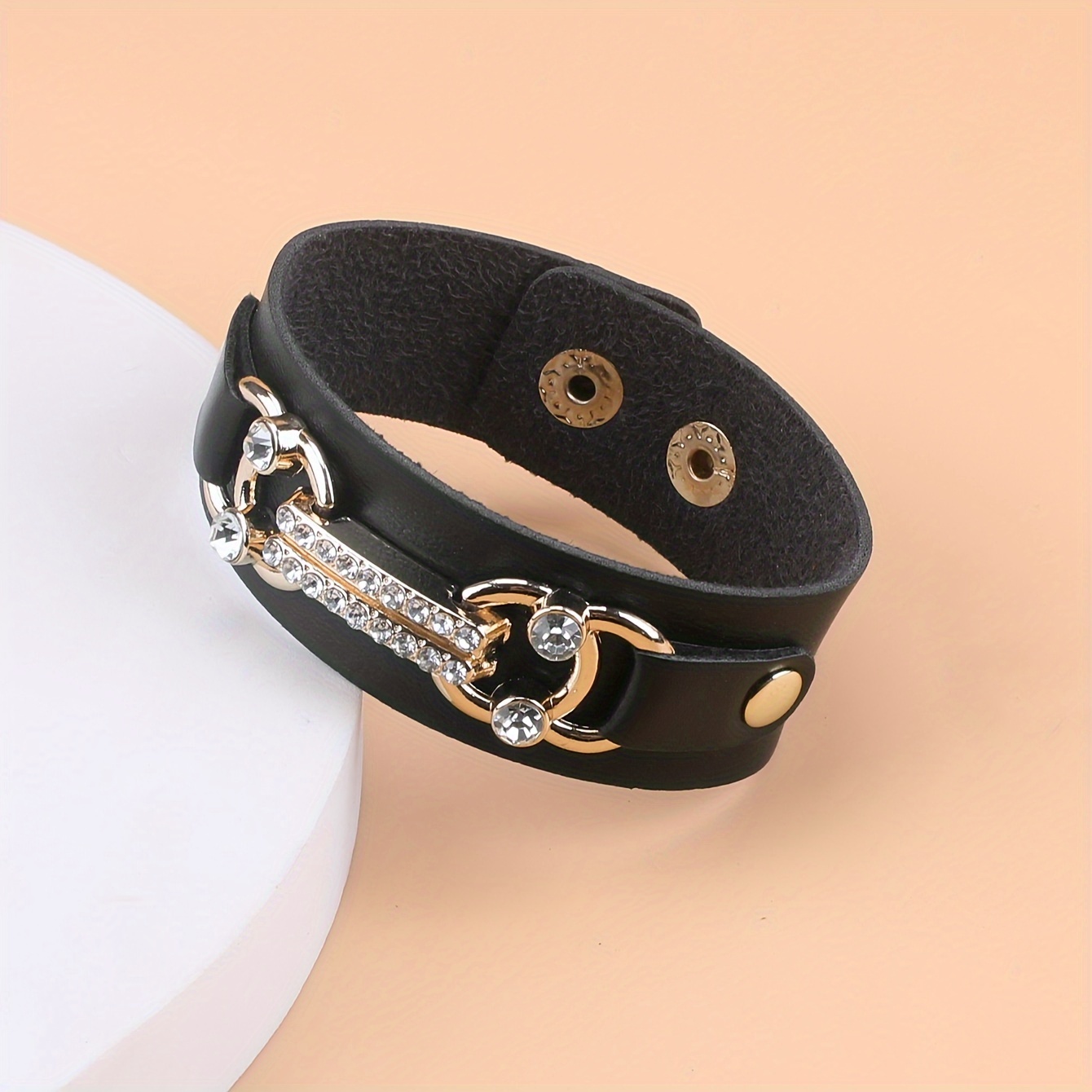 

Elegant Black Leather Bracelet With Sparkling -encrusted Horseshoe - Chic Daily Accessory & Perfect Gift Idea