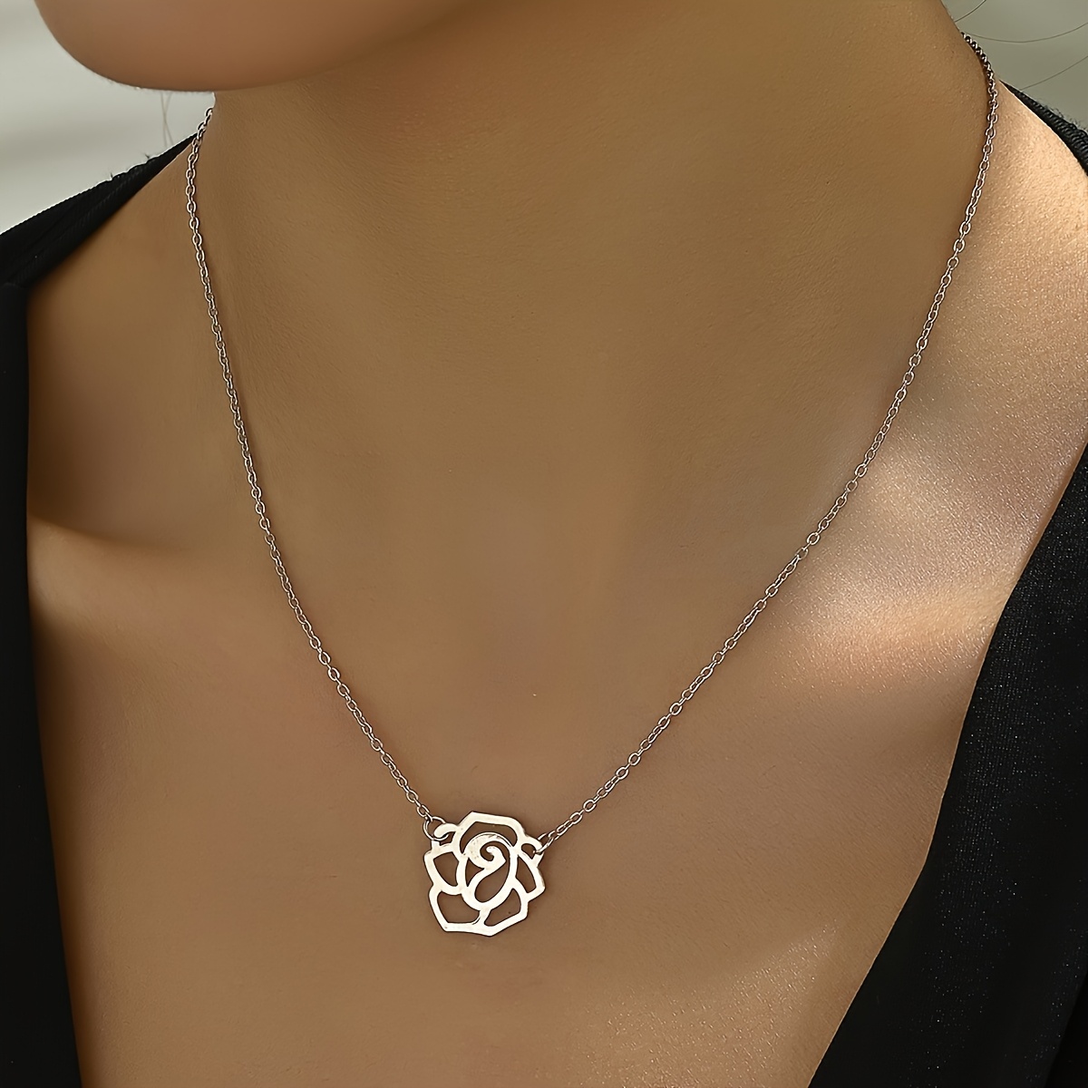Women's Classic Hollow Flower Necklace, Western Trends