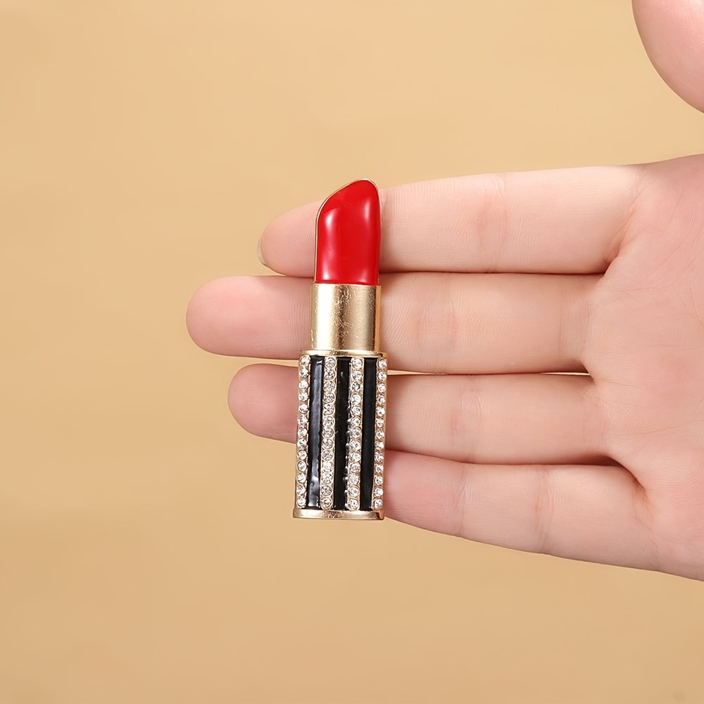 E-shop 1 Stück Glamouröse Lippenstift-Form Brosche: Funkelndes & Emaille-Design, Schicke Verzierungen für Jacken, , Schals & Mehr – Ideales modisches