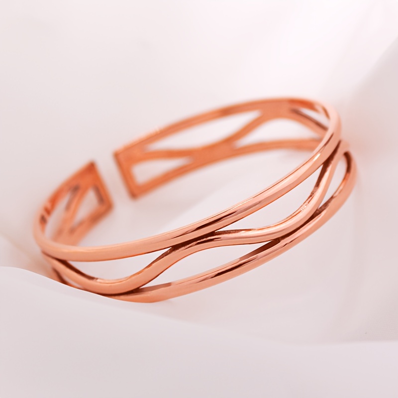 

Elegant Rose Golden Copper Cuff Bracelet For Women – Chic Style, Geometric Intersecting Design, Ideal For And Party Gifts