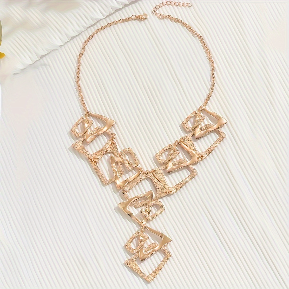 1pc Fashion Creative Geometric Triangle Square Glossy Face Irregular Arrangement Stitching Women's Y-shaped Necklace