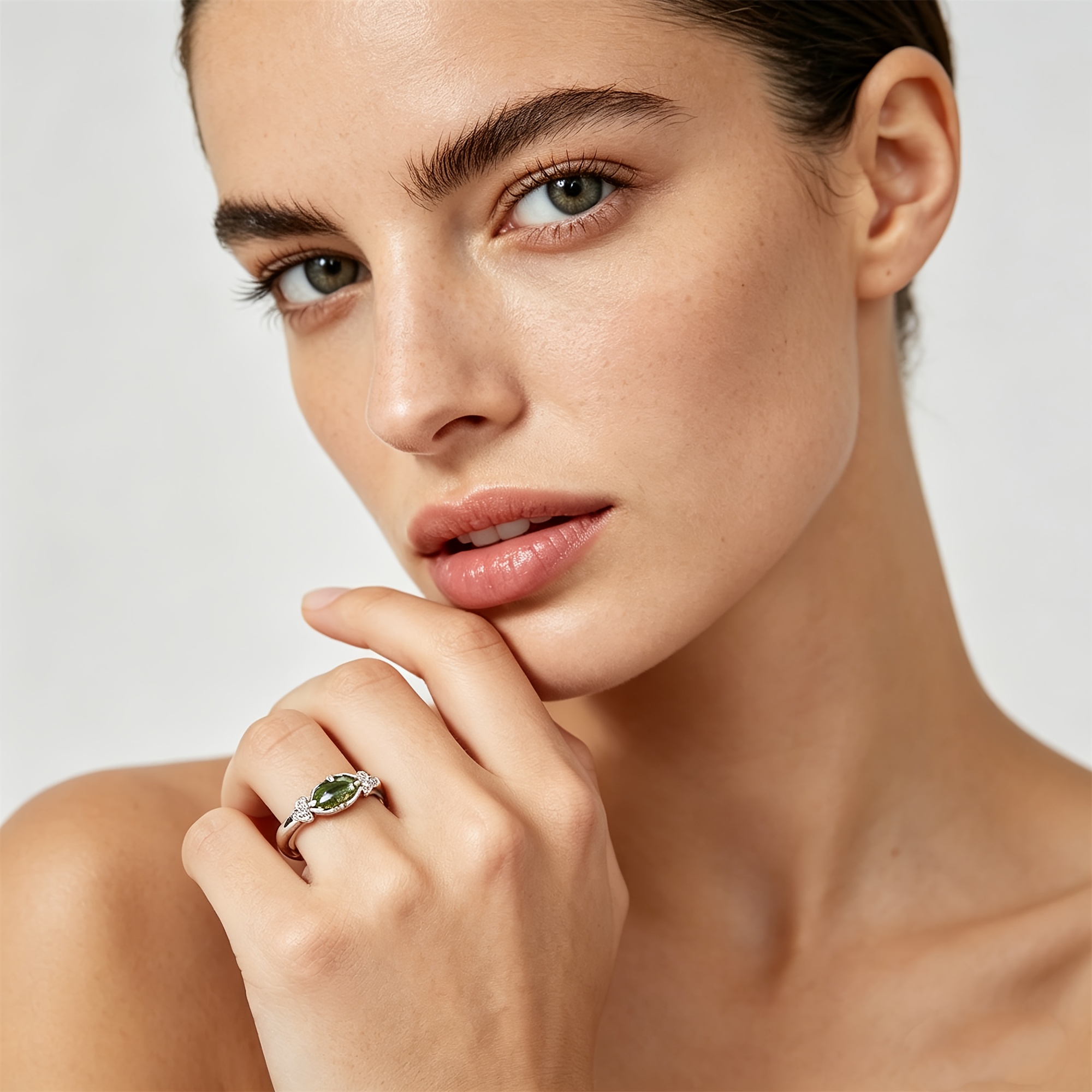 925 Sterling Silver Olive Green Synthetic Zirconia Ring — Engagement & Party Gift