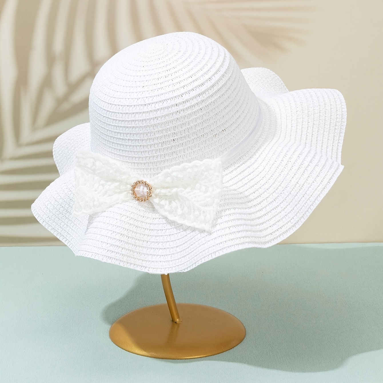 E-shop 1 Stück Weißer Strohhut mit Wellenrand & Spitzen-Schleife – Leichter Sommerstrandhut für Damen, Hochzeitsaccessoire, Outdoor-Urlaub &