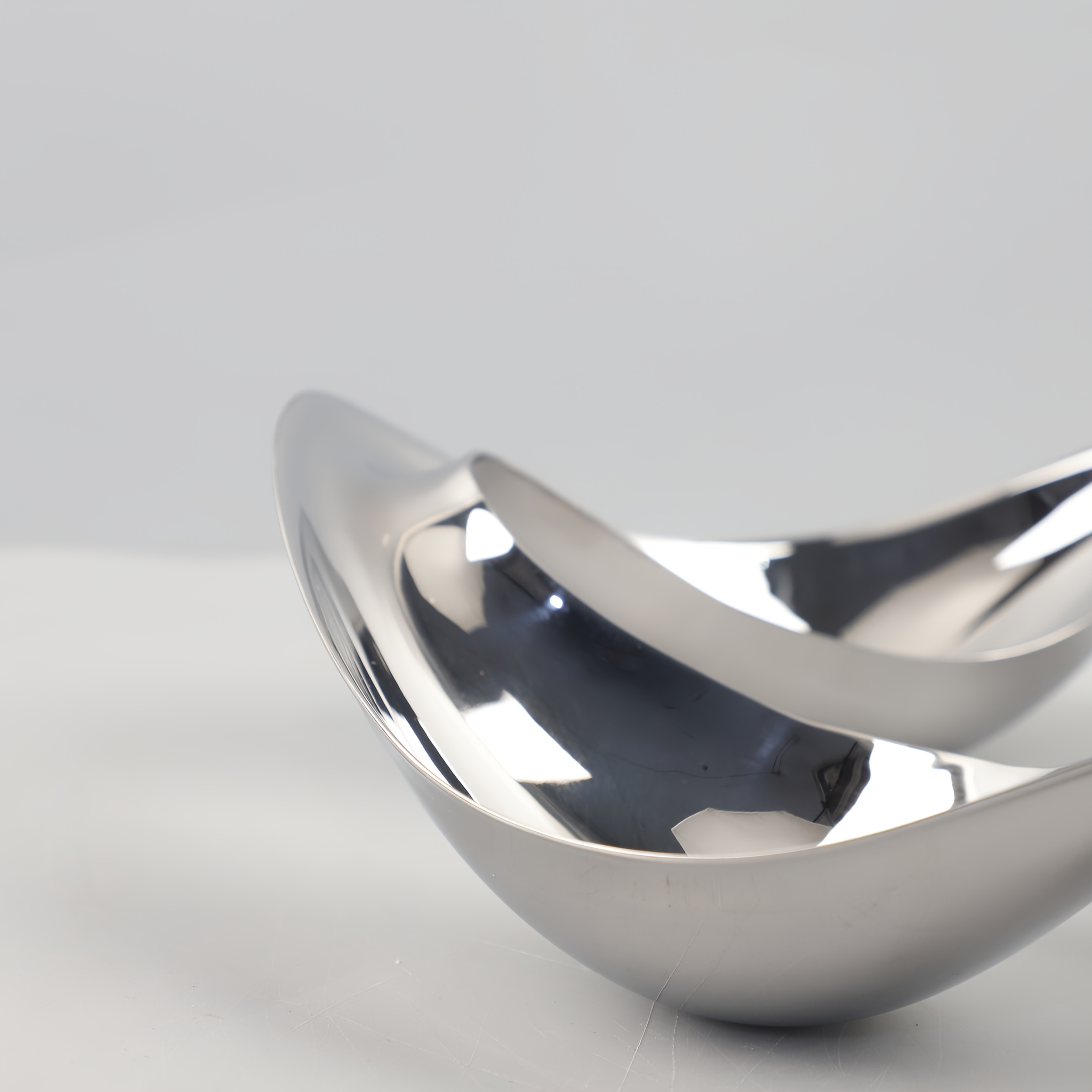 1pc Minimalist Silvery Stainless Steel Candy Dish Irregular Shape Model Room Metal Ornaments Creative Decorations (Non-Food Contact)