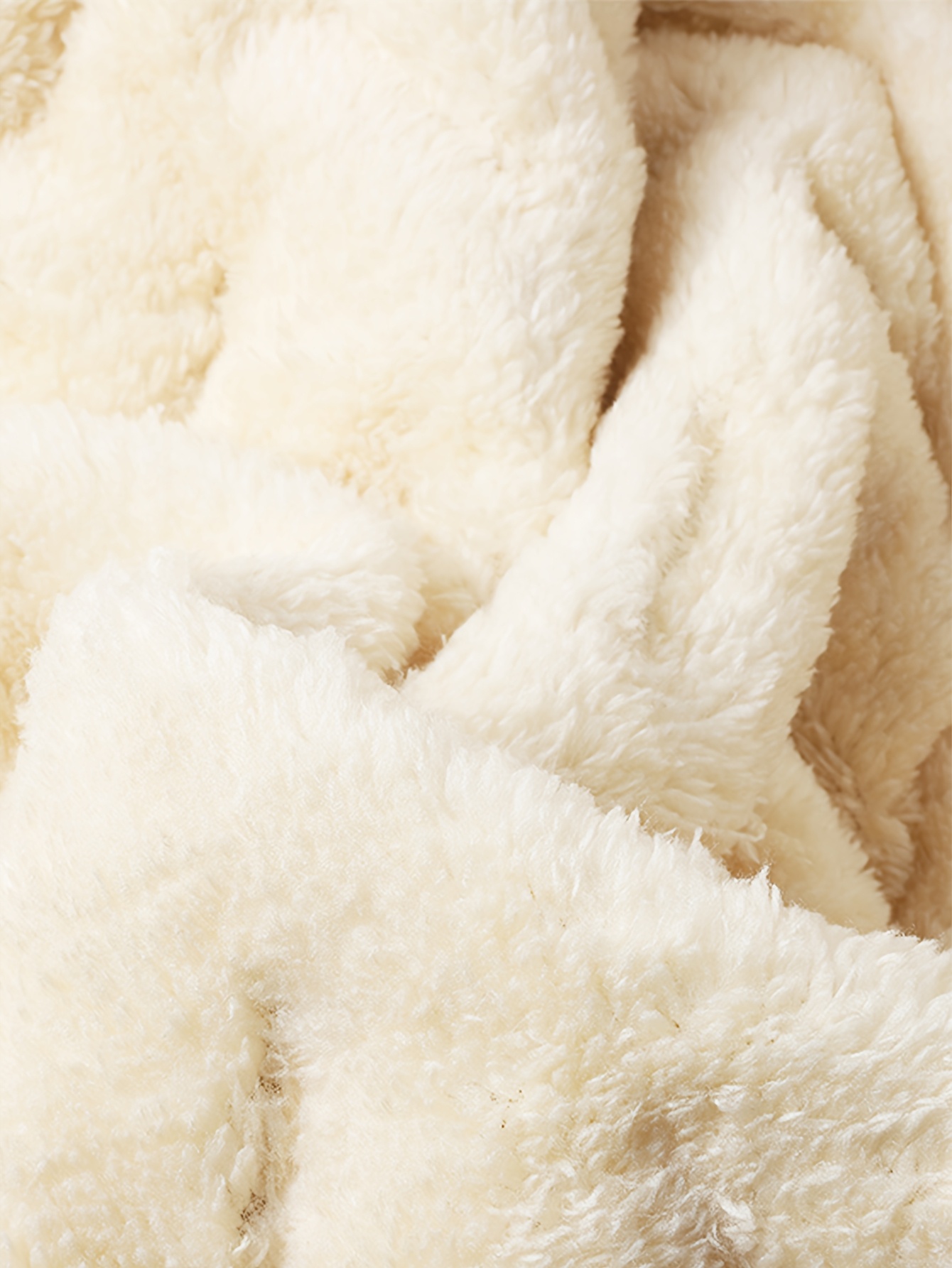 A New Thick Jacket for Men in Dark Night Black for Autumn And Winter, Featuring Ultrasonic Thickening. It'S Suitable for Commuting, Outdoor Activities, Fitness, And Sports. A Must-Have Thick Jacket for The Fall And Winter