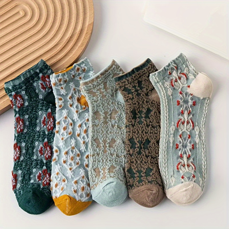 

5 Pairs Retro Embossed Socks, Sweet & Comfy Crew Socks, Women's Stockings & Hosiery