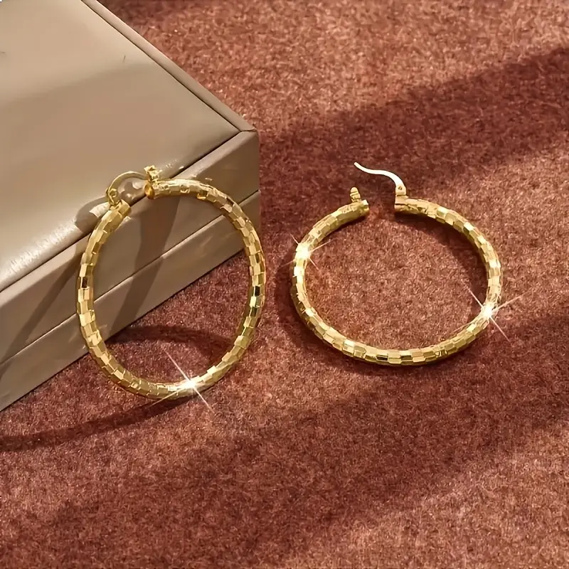 fashionable golden plated copper ring womens earrings exquisite and sexy unique relief ring earrings earrings gifts valentines day thanksgiving christmas jewelry gifts Product details 3