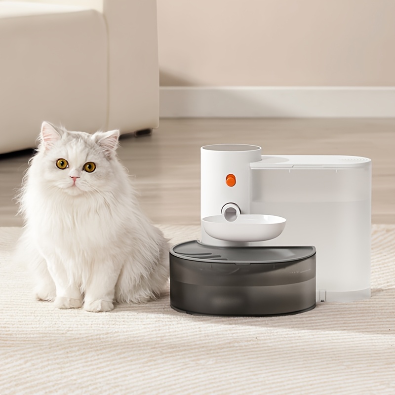 

Distributeur d'eau intelligent pour animaux de compagnie qui sépare sale, avec un système de versement automatique pour chiens.