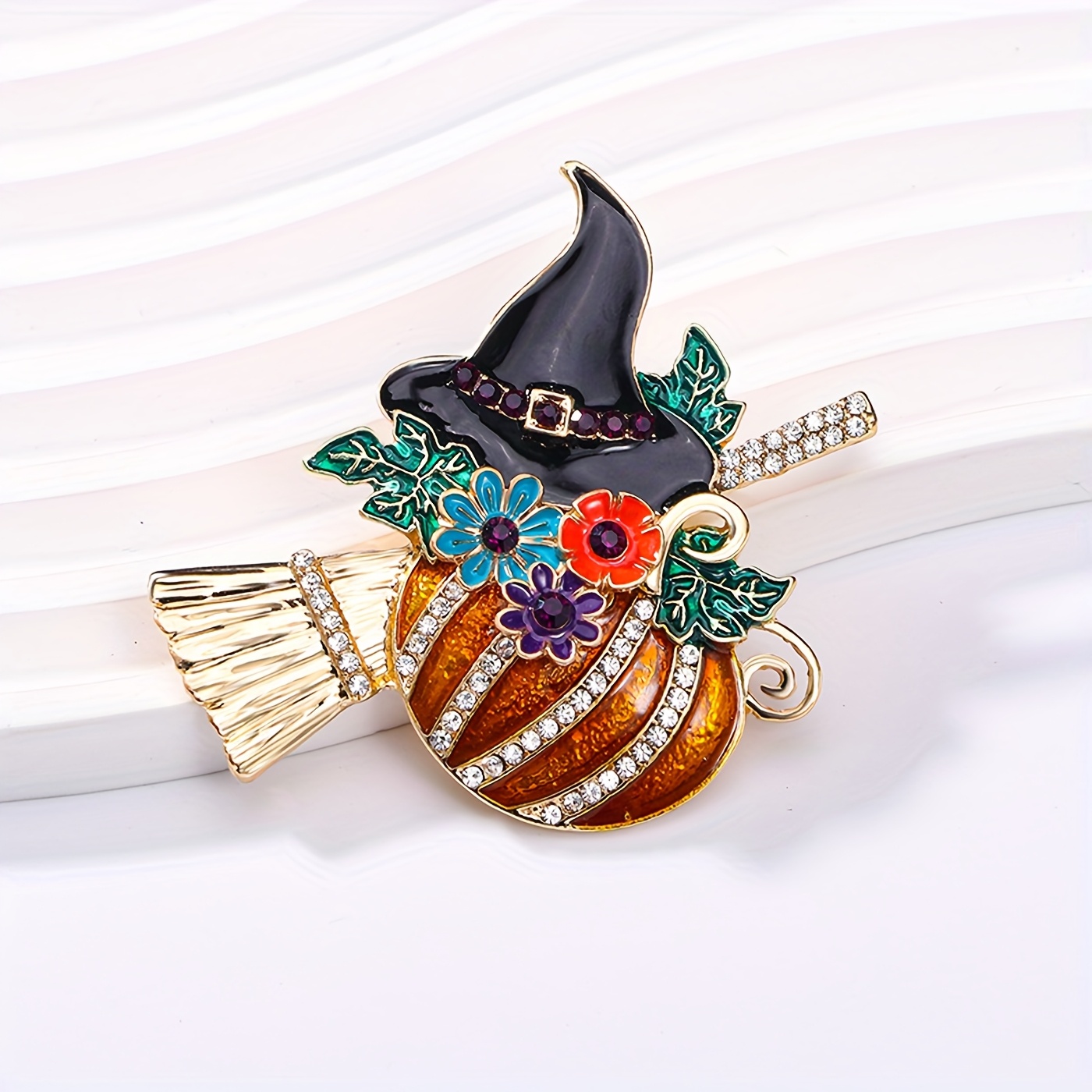 TEMU Broche de Halloween con forma de calabaza, y escoba, pin de flor goteante