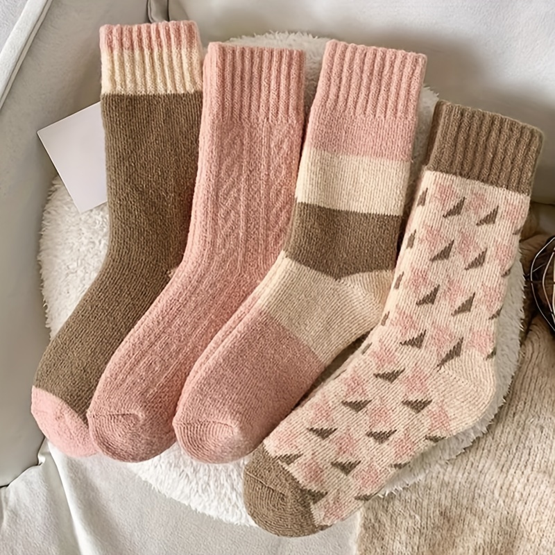 

4 Pairs Of Women's Socks With A Warm Middle Tube In Winter, Socks With Plush And Cold Resistant Floor Socks, Sleep Socks, And Comfortable Outdoor Socks In Snow