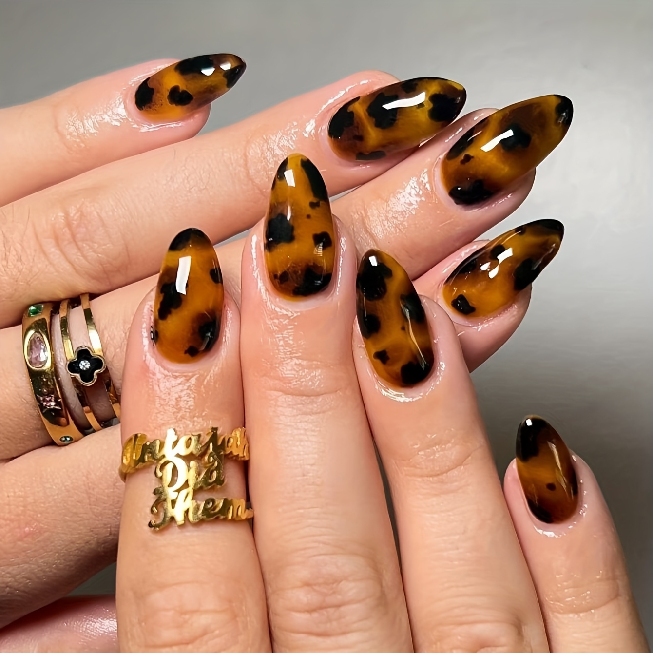 

Elegant Oval Press-on Nails, Mixed Color Tone, Mid-length, Colorblock Design, , With Autumn- Amber For 2024