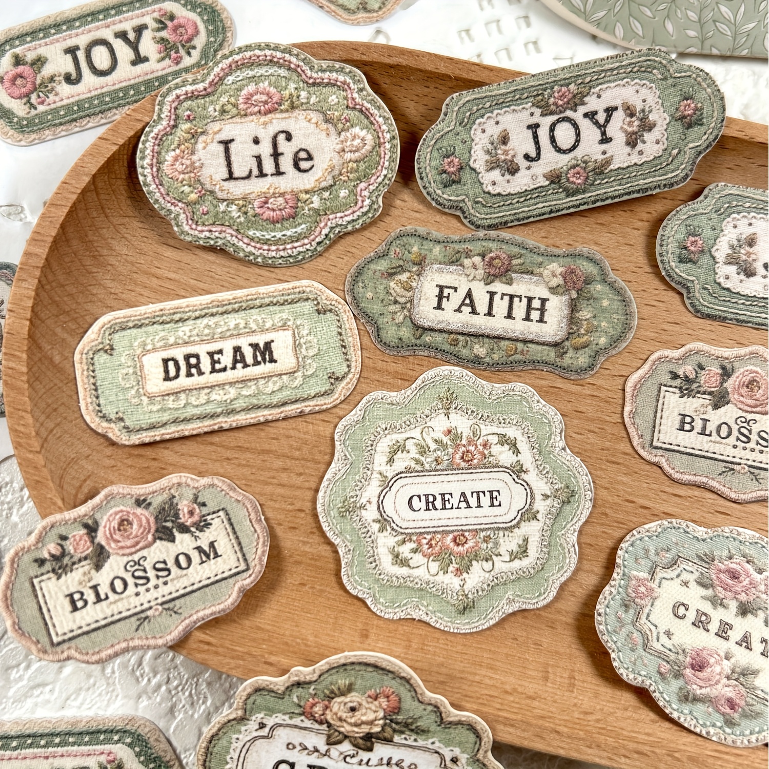E-shop Packung mit 20 Vintage-Blumenstickerei-Etikettenaufklebern für Tagebuch-DIY-Collage, -Album-Dekoration
