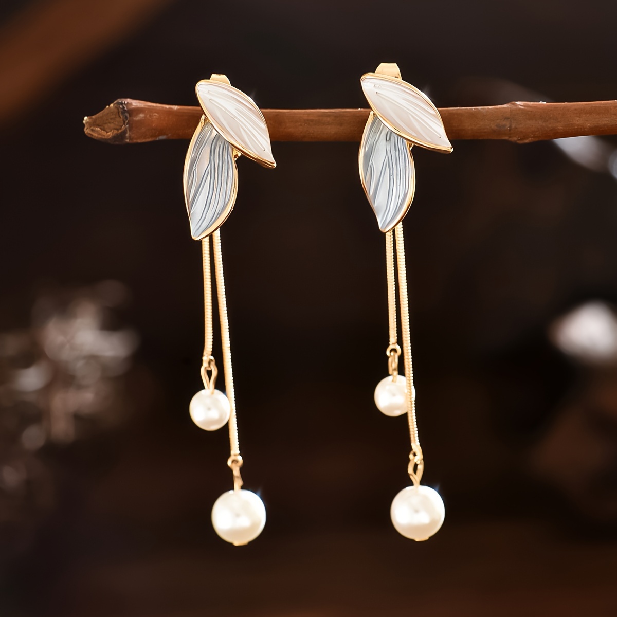 2pcs Elegant Leaf-Shaped Oil Painting Earrings, Artistic Design
