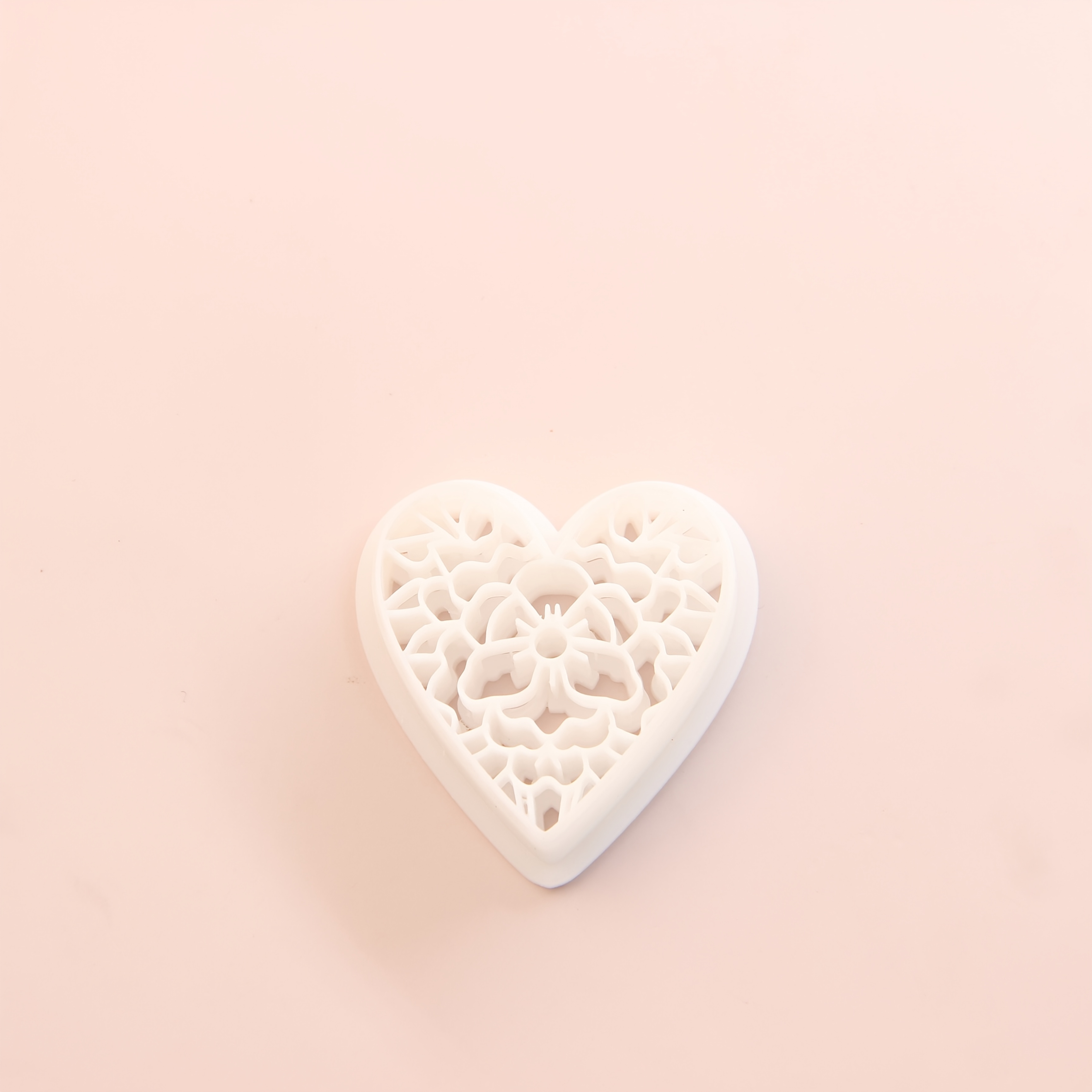 E-shop 1 Stück Polymer Clay Cutter kompatibel für Ohrringe & Blumenformen - Liebesthema Schmuckherstellungswerkzeuge mit Herz- & Blumenformen für DIY